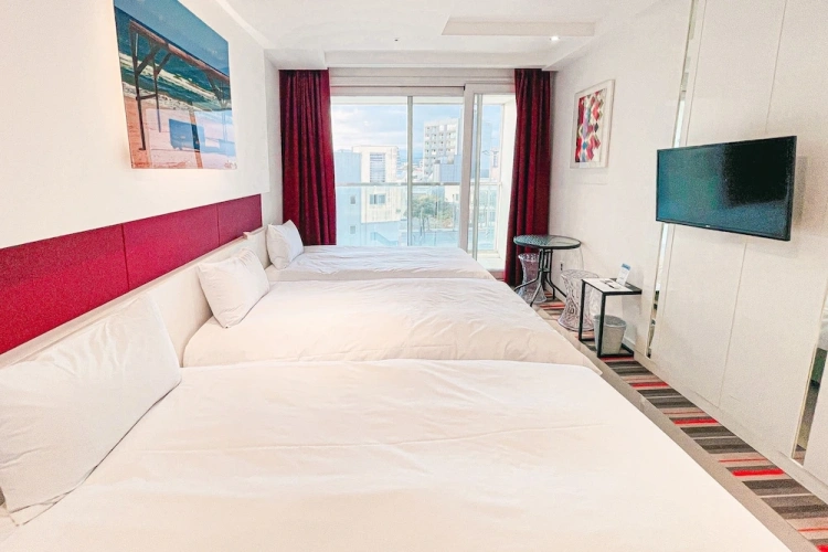 Standard Triple room