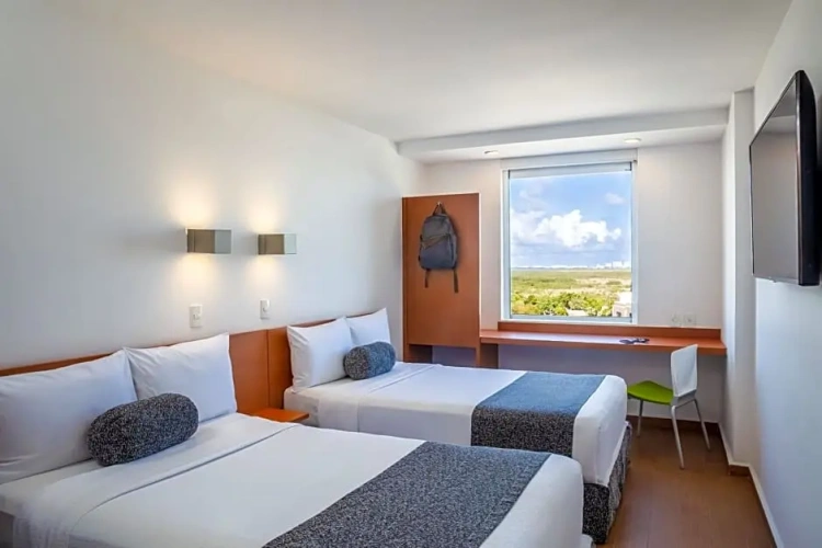 Superior Double room with city view