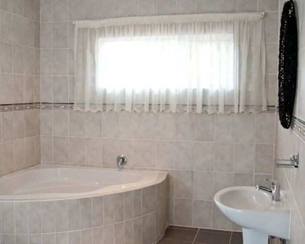 Rostalyn Guesthouse
