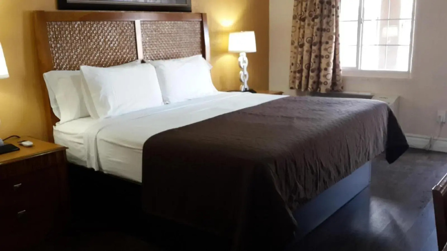 American Regency Inn