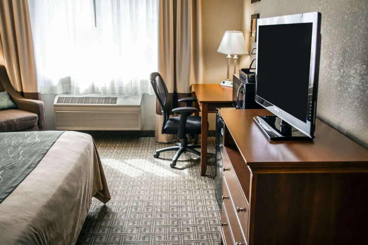 Quality Inn & Suites Bradford