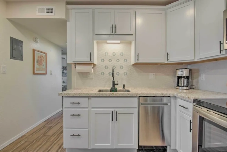 2 Bedrooms Apartment