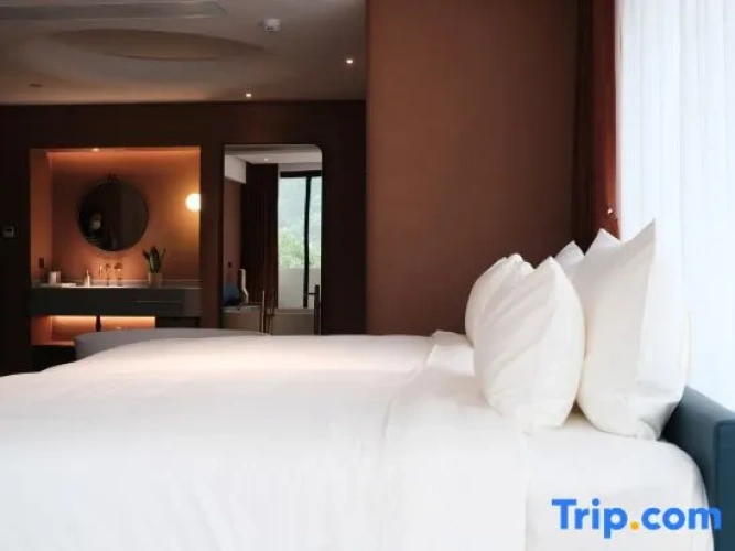 Standard Twin room with balcony