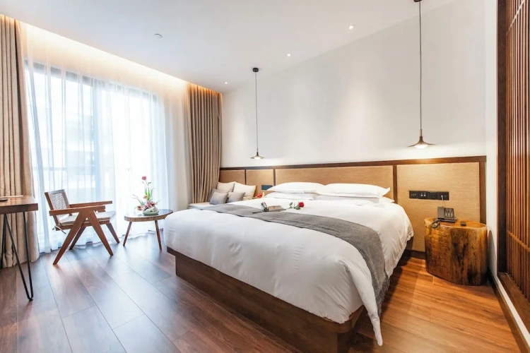 Standard Double room with balcony and with city view