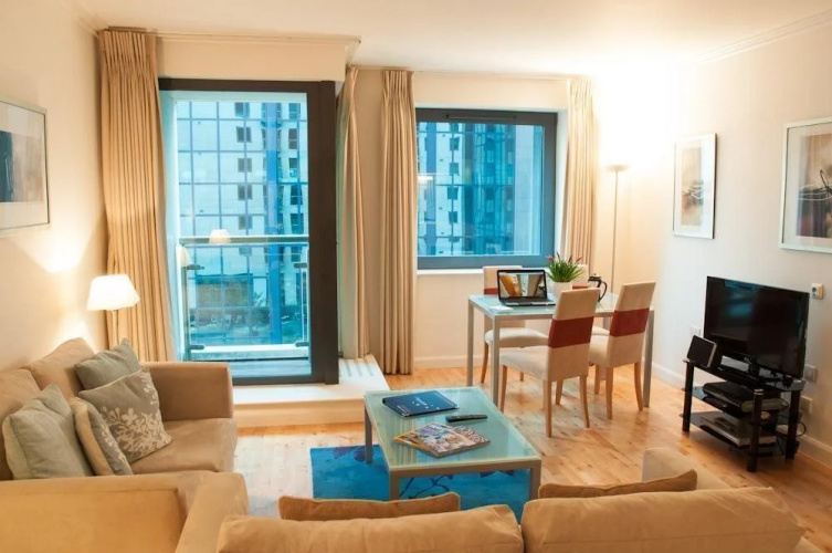 Discovery Dock Apartments West