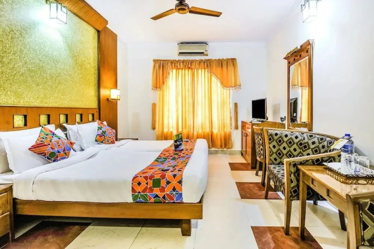 FabHotel Kangappadan Residency
