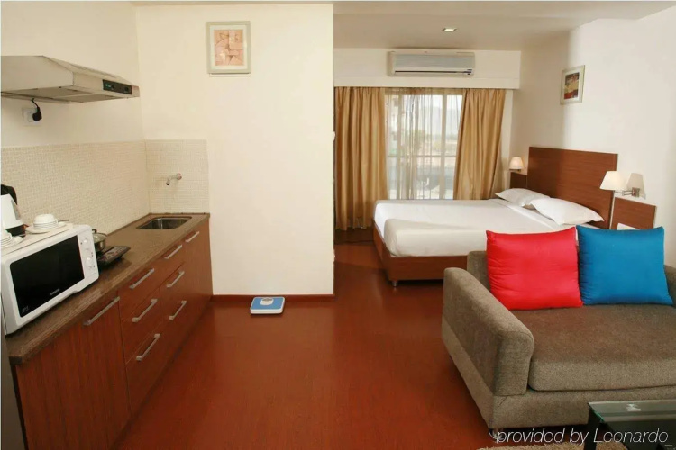 Le Royale Residency