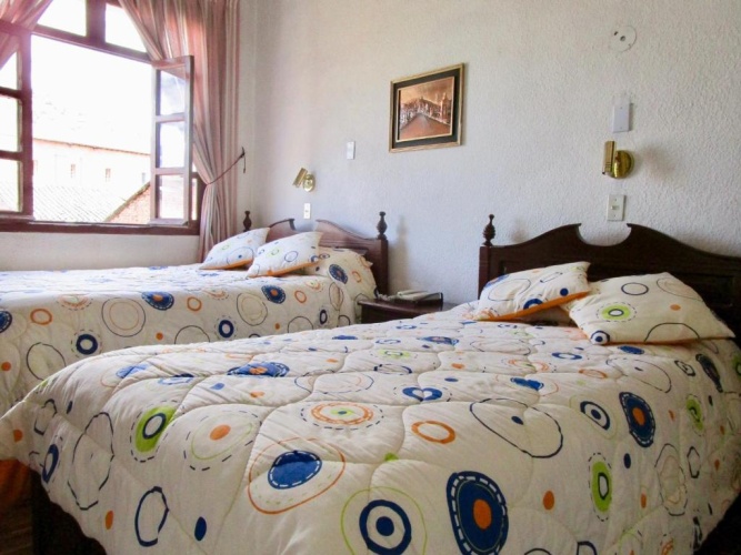 Standard Triple room