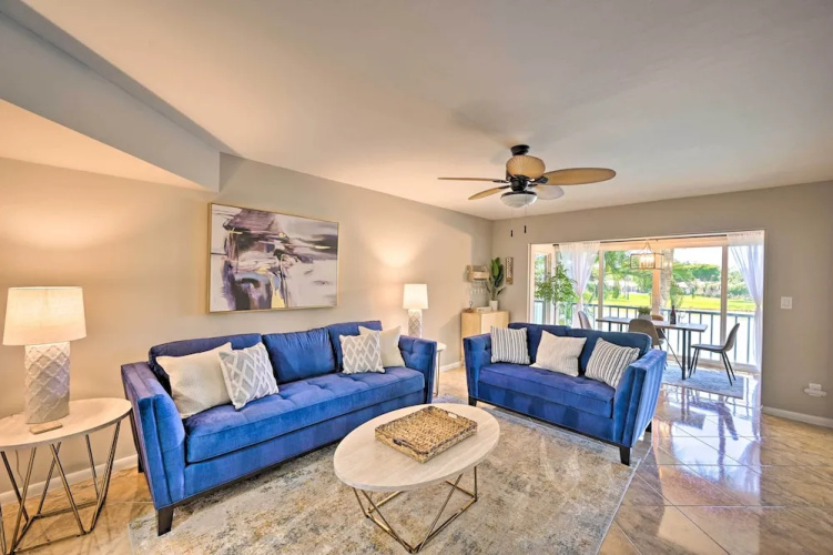 Naples Condo w/ Enclosed Balcony & Lake Views!