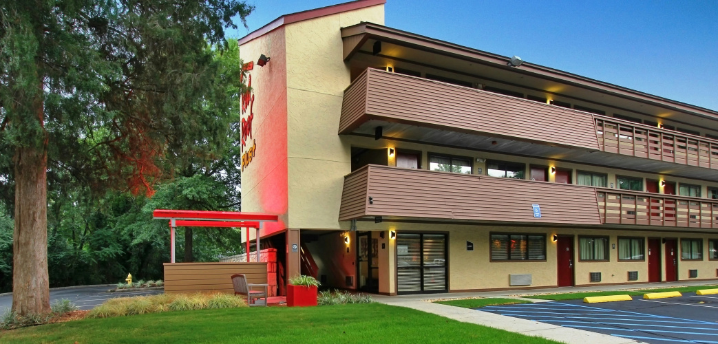 Red Roof PLUS+ Atlanta - Buckhead photo 12