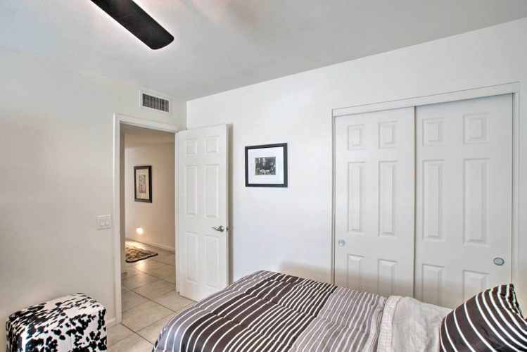 5 Bedrooms Cottage