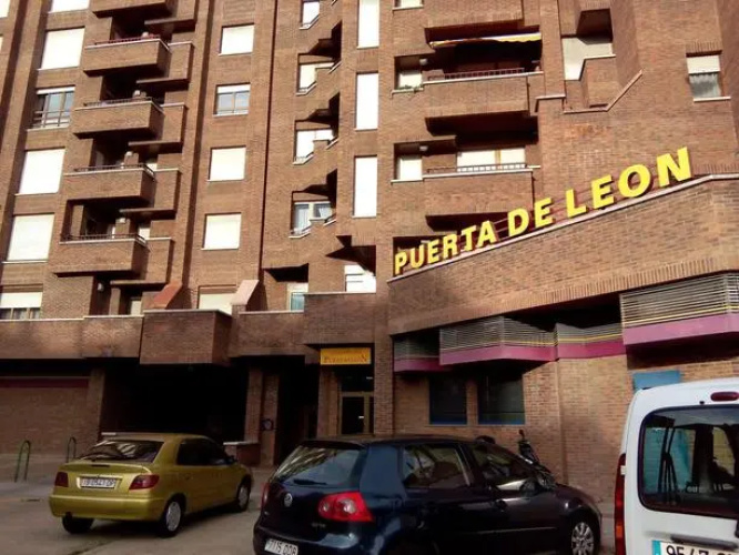 Puerta de León