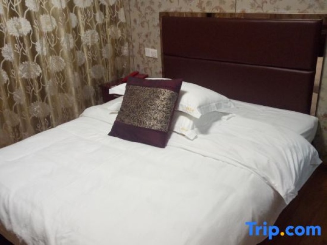 Quadruple Family Suite