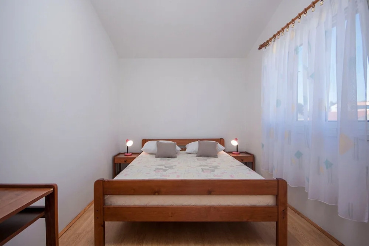 Apartments Maretic