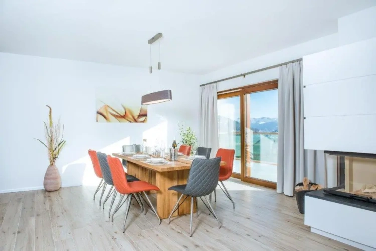 3 Bedrooms Apartment