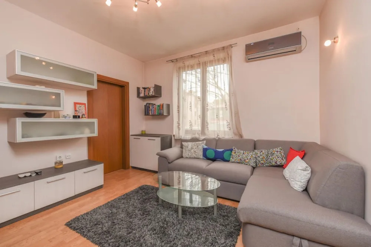 FM Deluxe 1-BDR Apartment - Iconic Donducov Boulevard