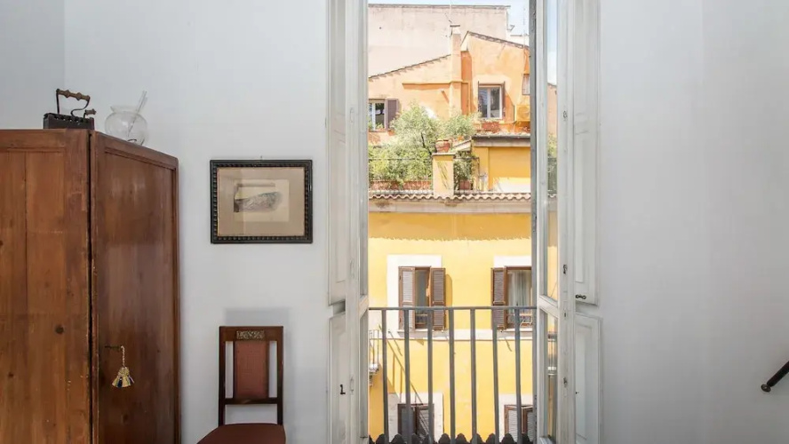 Rental In Rome Monti Apartment