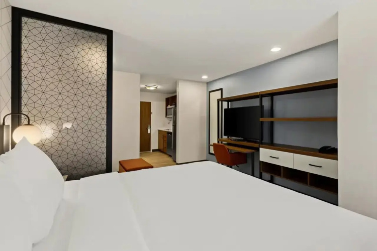 Everhome Suites Georgetown - Austin