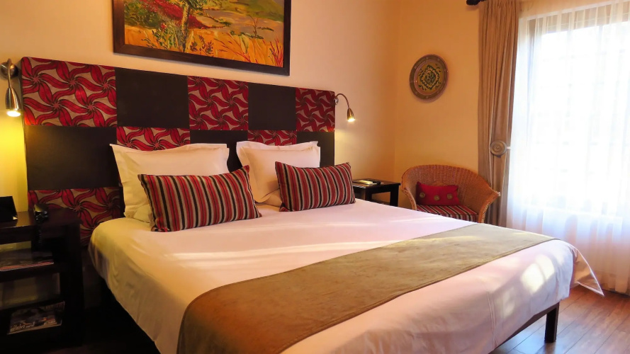 Oakhurst Hotel