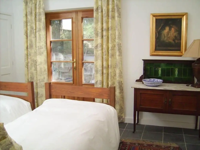 Deluxe Studio