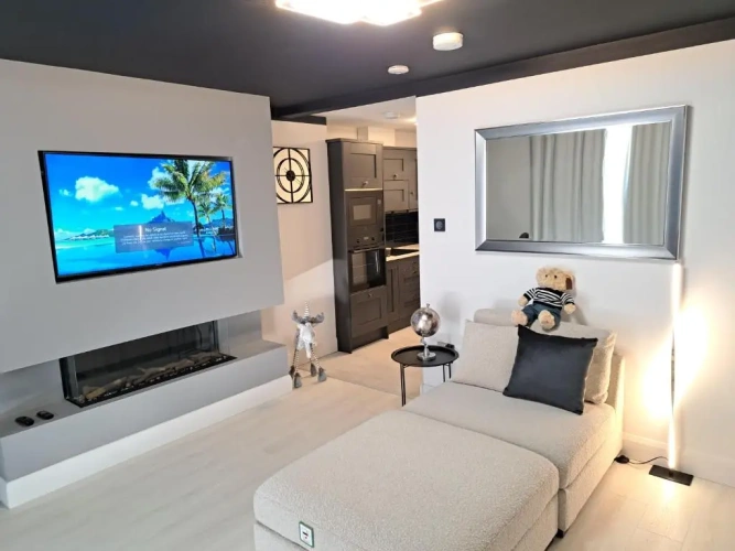 2 Bedrooms Apartment