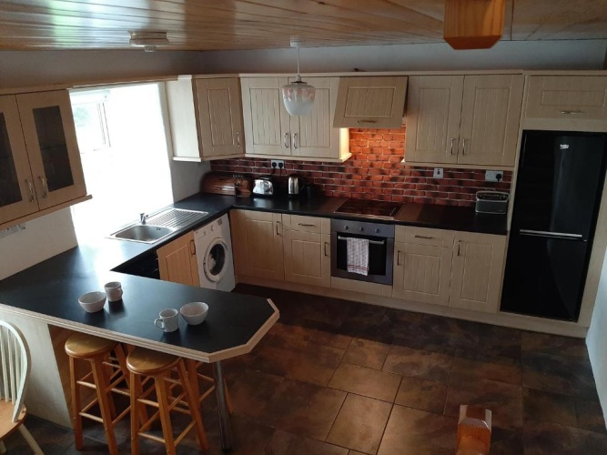3 Bedrooms Cottage