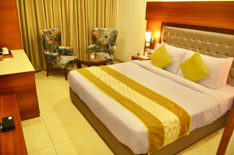 Mint Hotel Premia
