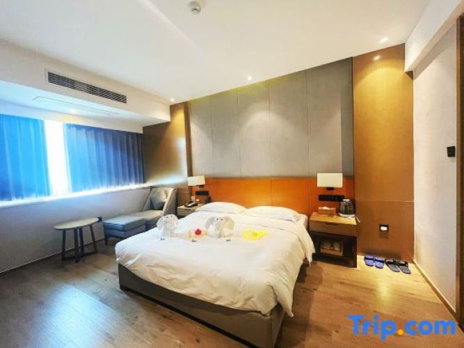 Huayue Hotel