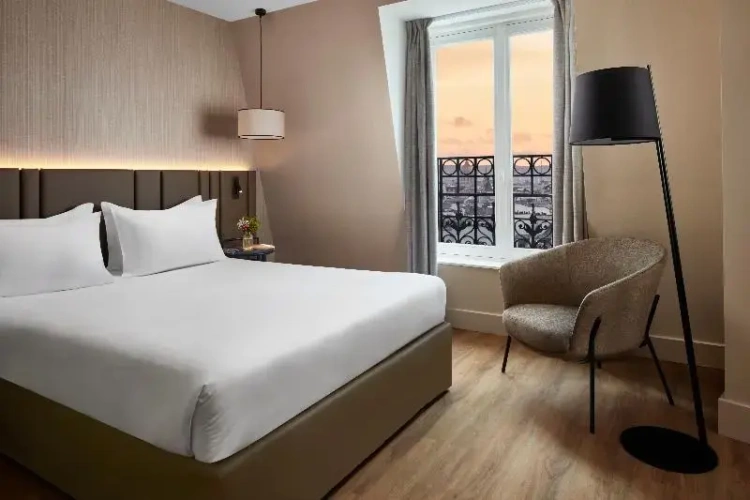 Standard Double room with view