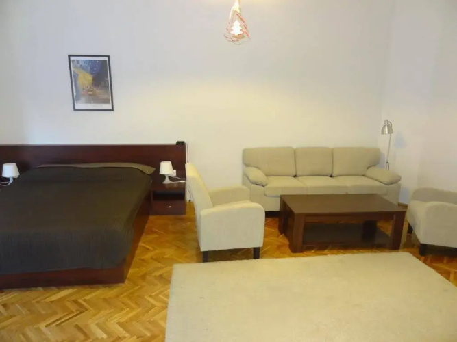 Five Season's Apartment