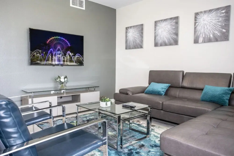 303 Apt Storey Lake 61595/62624