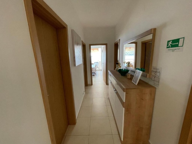 3 Bedrooms Apartment