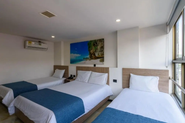 Standard Triple room
