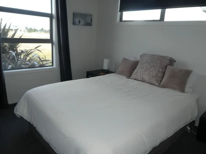 4 Bedrooms Executive Cottage