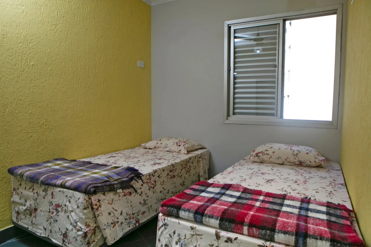 Central Plaza Flat