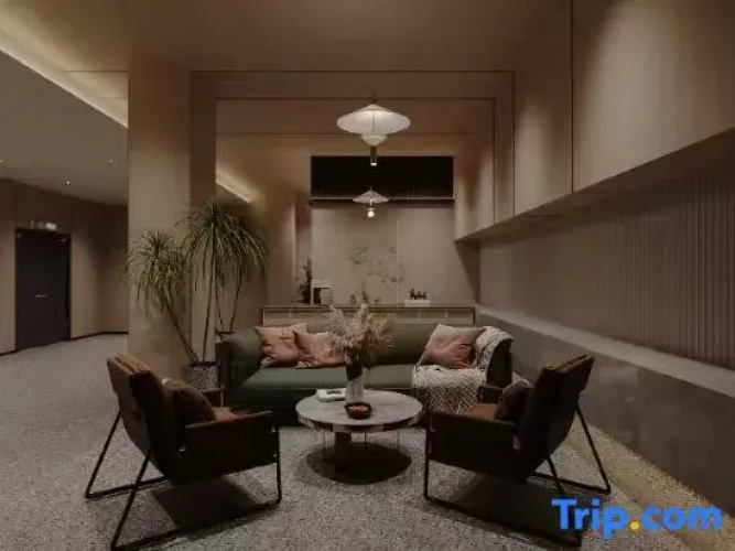First Encounter Hotel