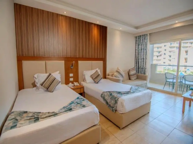 Standard Triple room with balcony