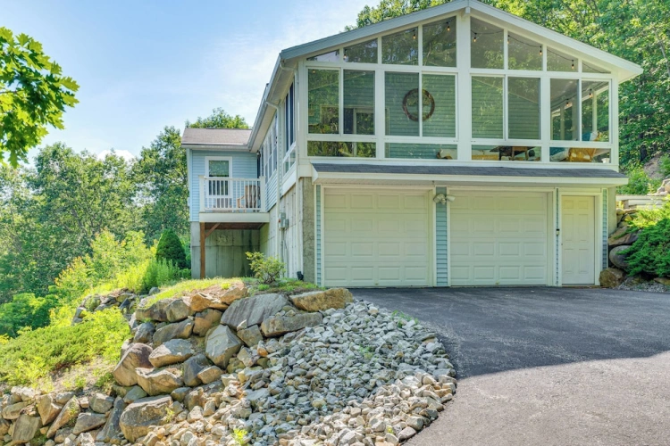 4 Bedrooms Cottage