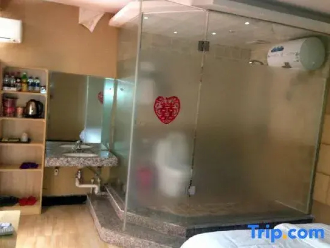 Wuchang Yijia Business Hotel