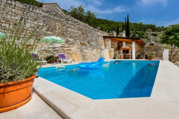 3 Bedrooms Villa