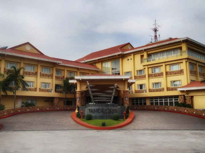 Tanza Oasis Hotel And Resort - Tanza