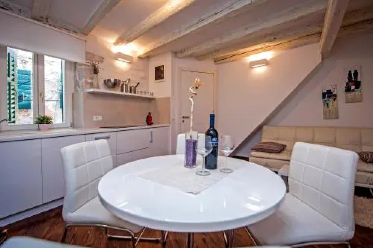 Apartment Pisinium