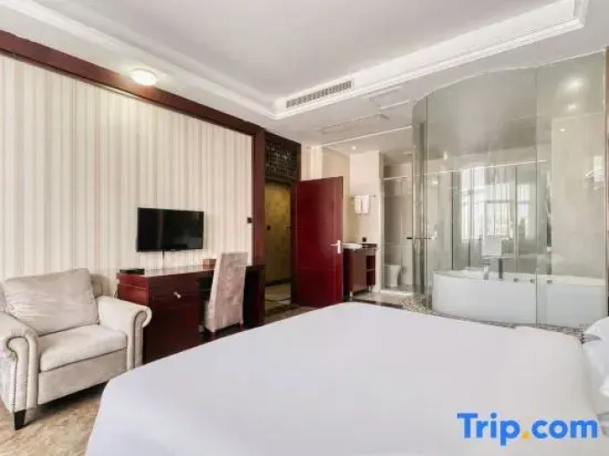 Deluxe Family Suite