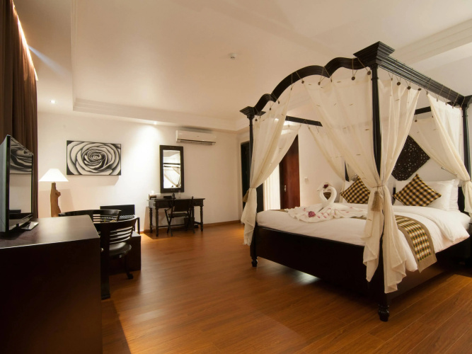 La Rose Suites