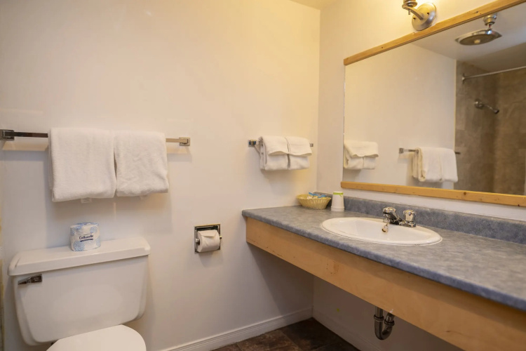 Canadas Best Value Inn River View Hotel photo 9
