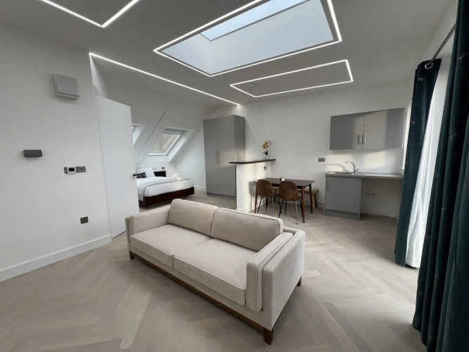 Luxurious London Studios