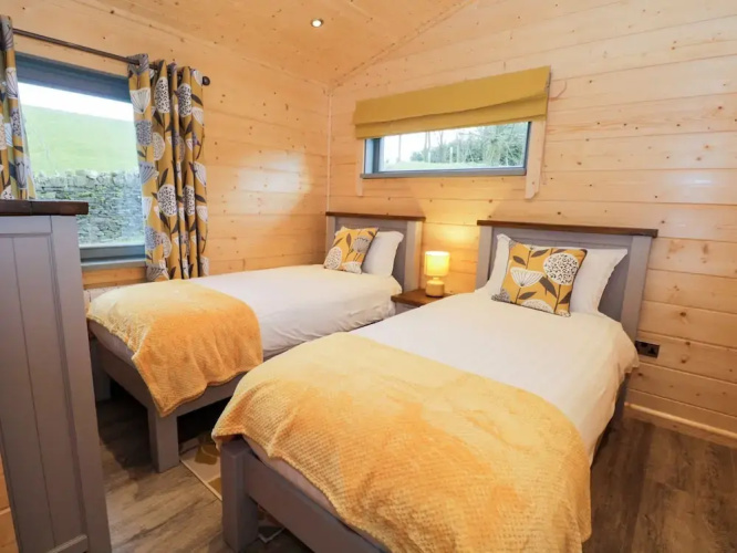 Oak Lodge