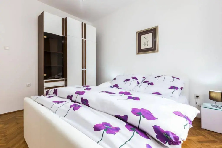 Apartments & Rooms Hosana