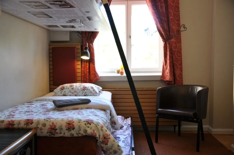 Triple Cell room