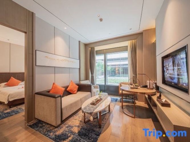 Suite with garden view